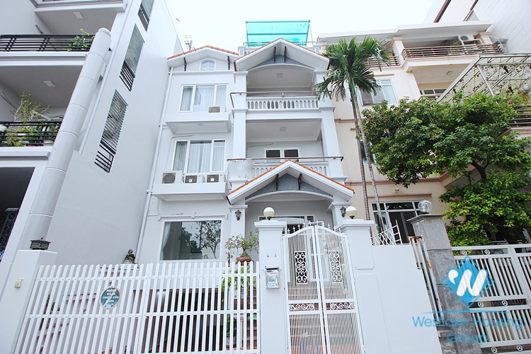 Lake view - House for rent in Tay Ho District